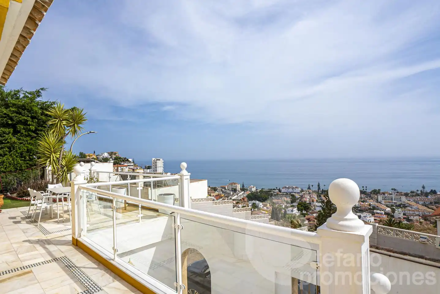 Vista exterior de Casa o chalet en venta en Rincón de la Victoria con Aire acondicionado, Jardín privado y Terraza