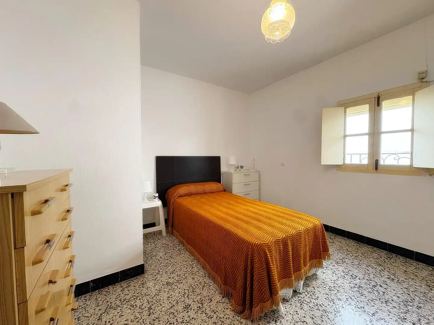 Habitación de Finca rústica en venta en Yunquera con Terraza y Amueblado