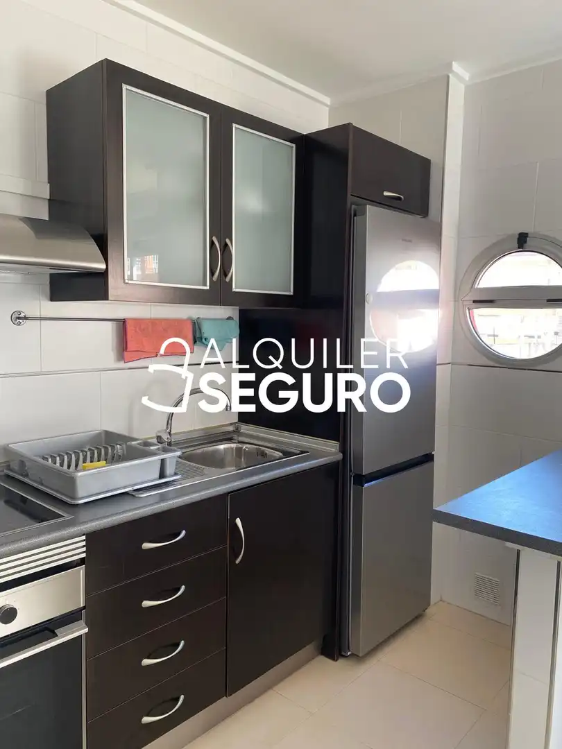 Cuina de Pis de lloguer en Murcia amb Calefacció i Moblat