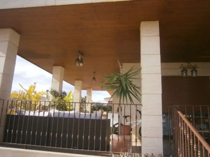 Casa o xalet en venda en Novelda amb Aire condicionat, Calefacció i Jardí privat