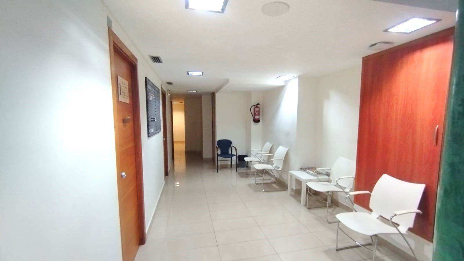 Office to rent in  Barcelona Capital  with Air Conditioner, Heating and Furnished