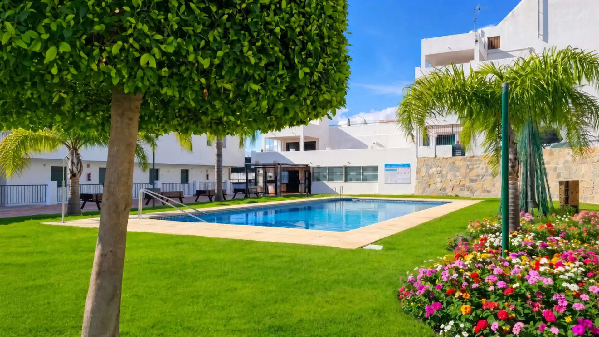 Àtic amb piscina en venda a Altos de Estepona, imagen 17