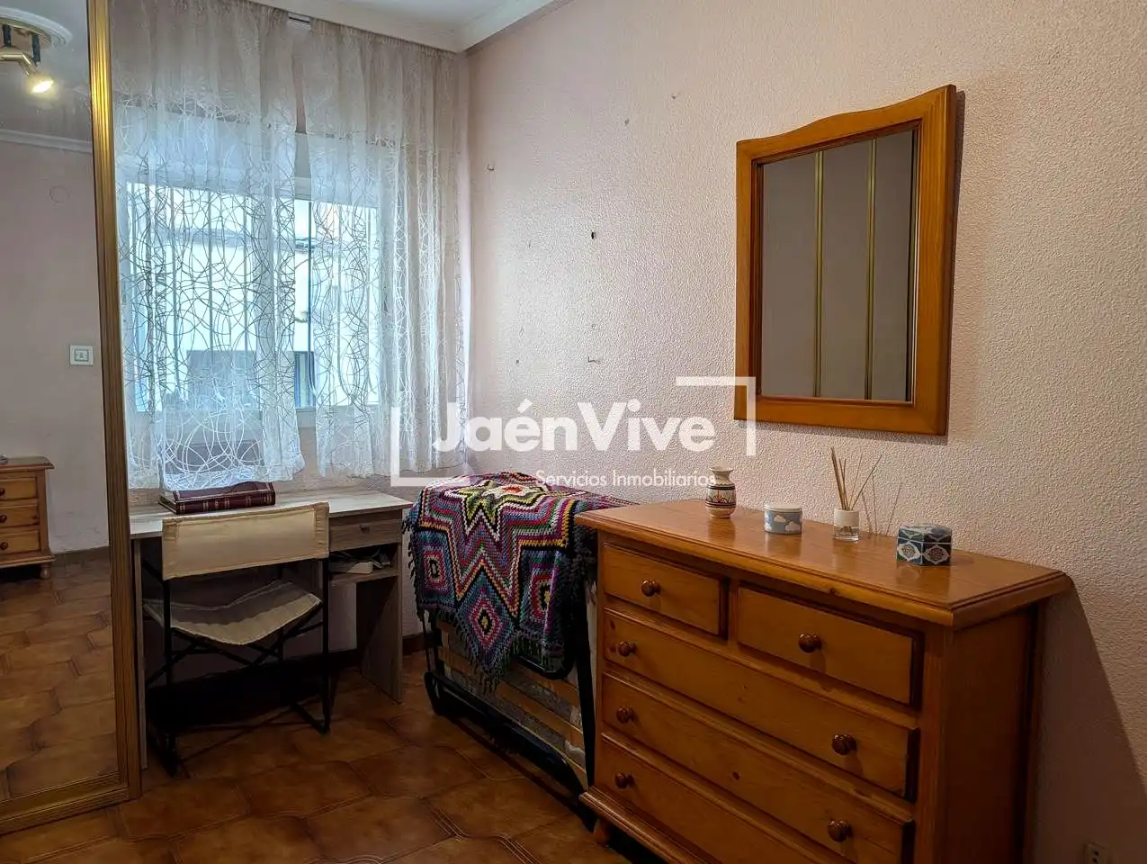 Habitación de Planta baja en venta en Jaén con Aire acondicionado y Amueblado