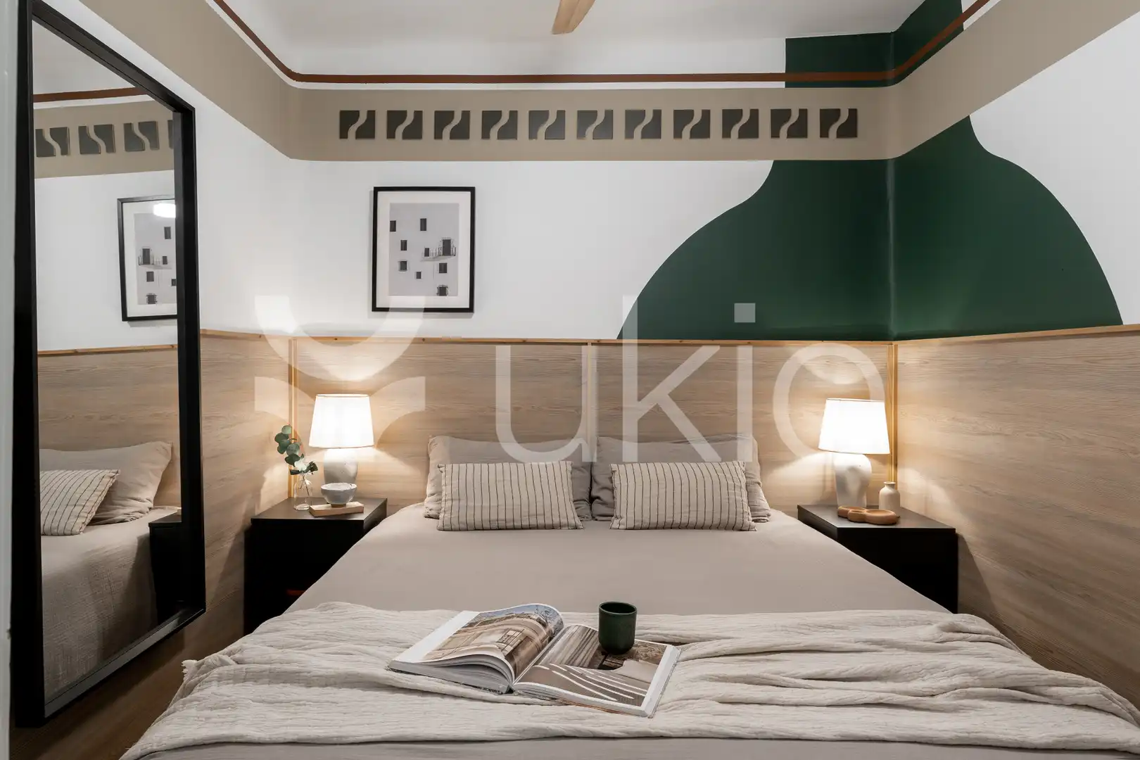 Dormitori de Apartament de lloguer en Madrid amb Aire condicionat, Calefacció i Moblat