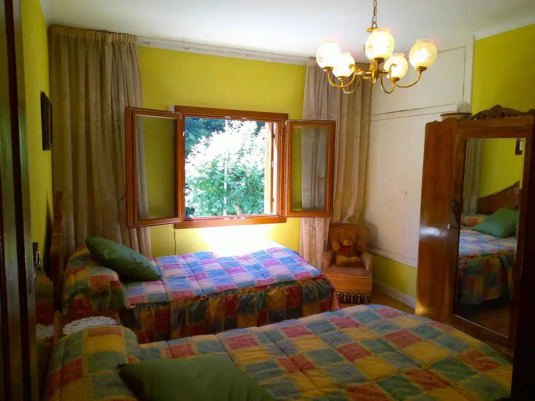 Dormitori de Casa adosada en venda en Uztárroz / Uztarroze amb Calefacció i Moblat