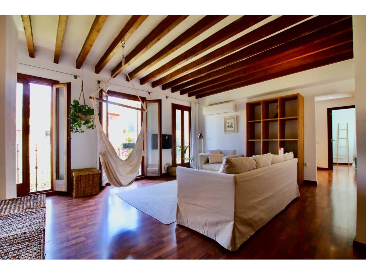 Living room of Flat to rent in  Palma de Mallorca  with Air Conditioner, Heating and Parquet flooring