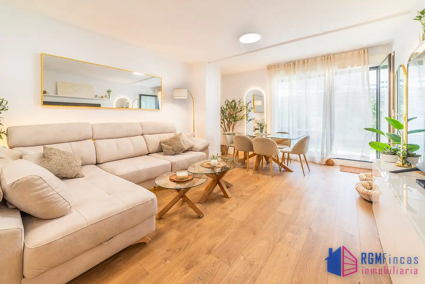 Piso con piscina en venta en Este - Alcosa- Torreblanca