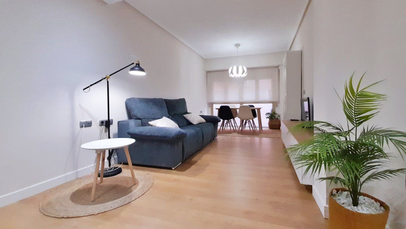 Sala de estar de Piso de alquiler en Elche / Elx con Aire acondicionado y Amueblado