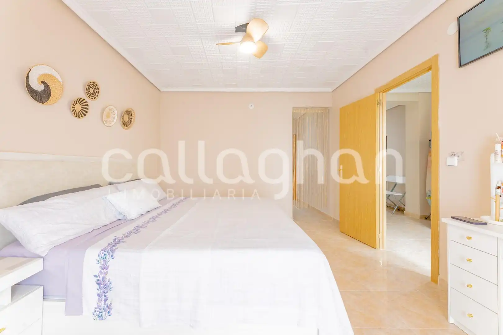 Bedroom of Flat for sale in Silla  with Air Conditioner, Terrace and Furnished