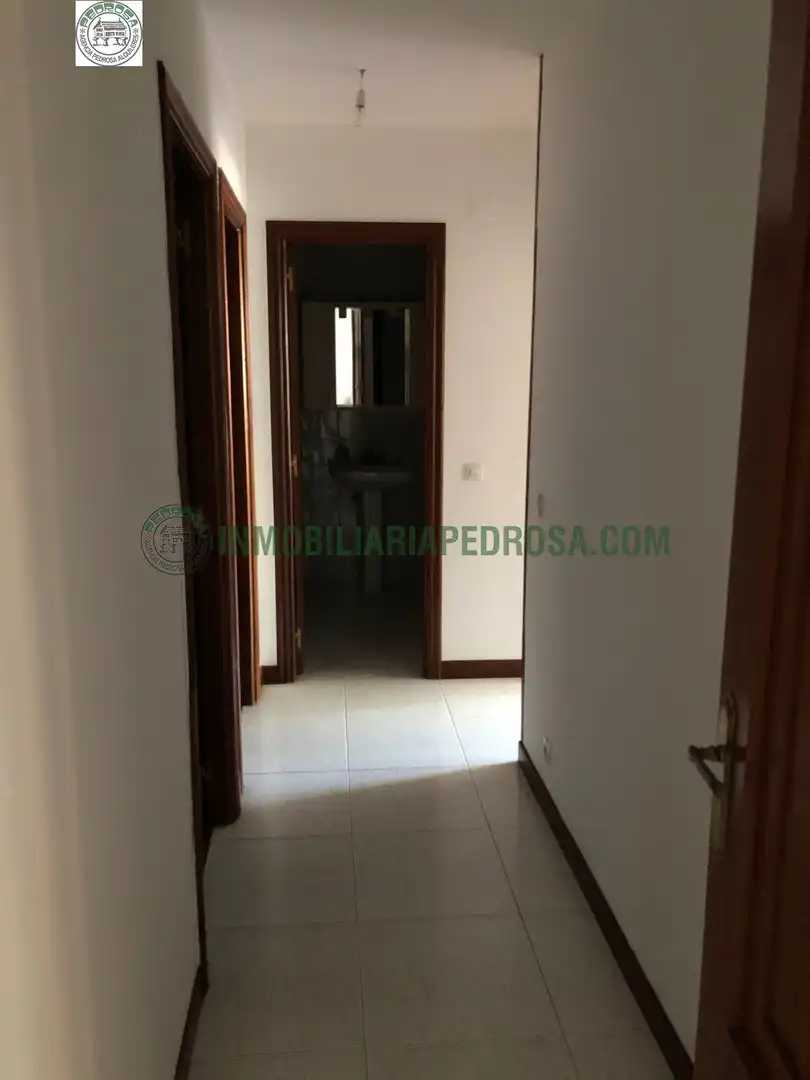 Study for rent in Calle cruz bermella (da), Zona de Plaza de Barcelos