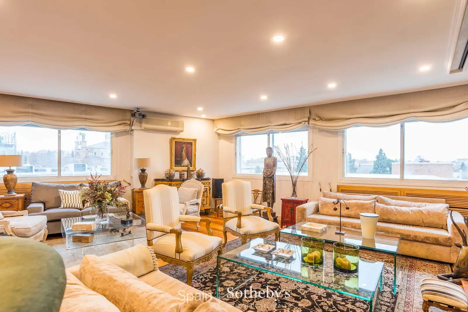 Sala d'estar de Àtic en venda en Madrid amb Aire condicionat, Calefacció i Jardí privat