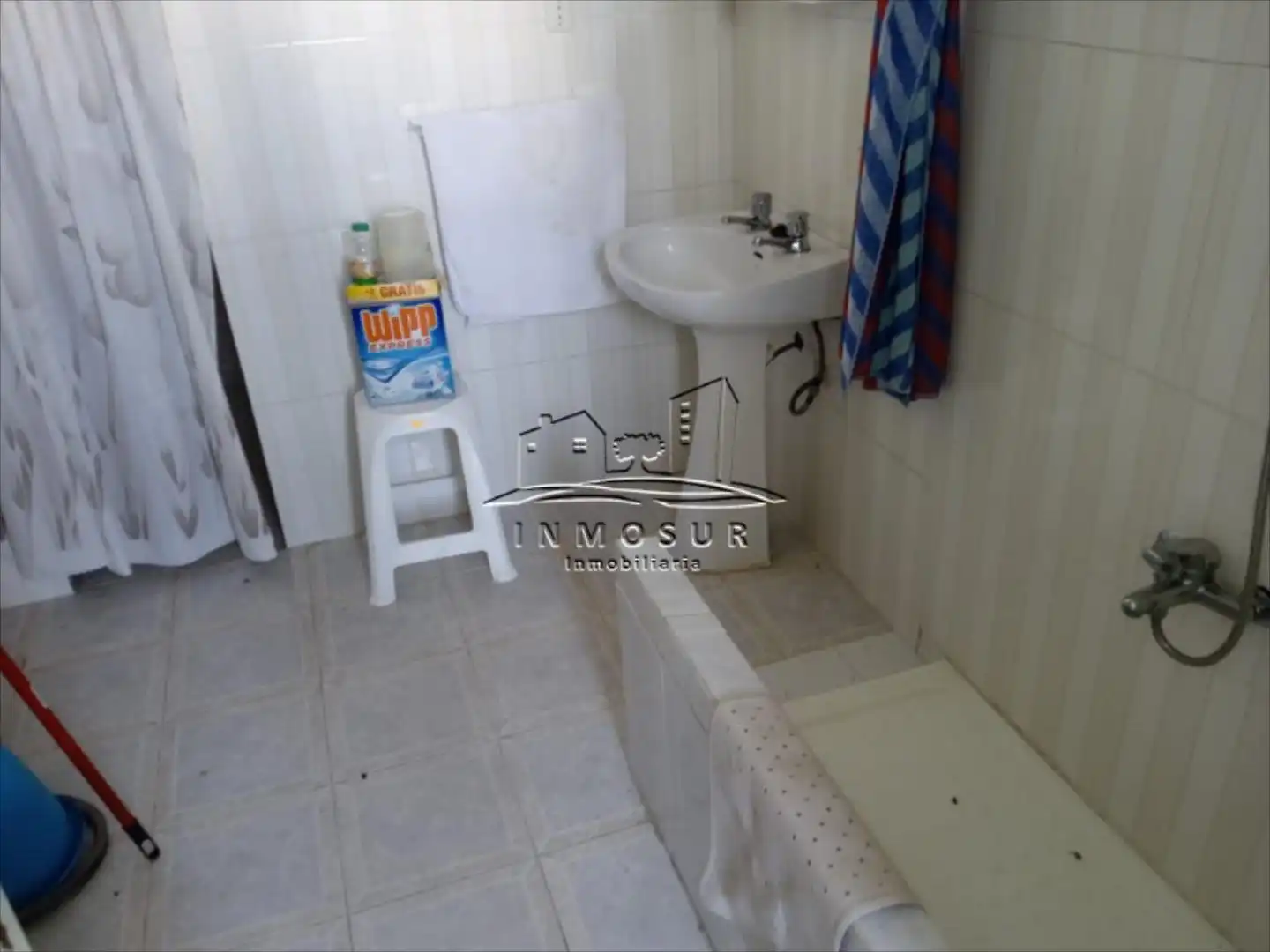 Bany de Casa o xalet en venda en Lucena amb Piscina