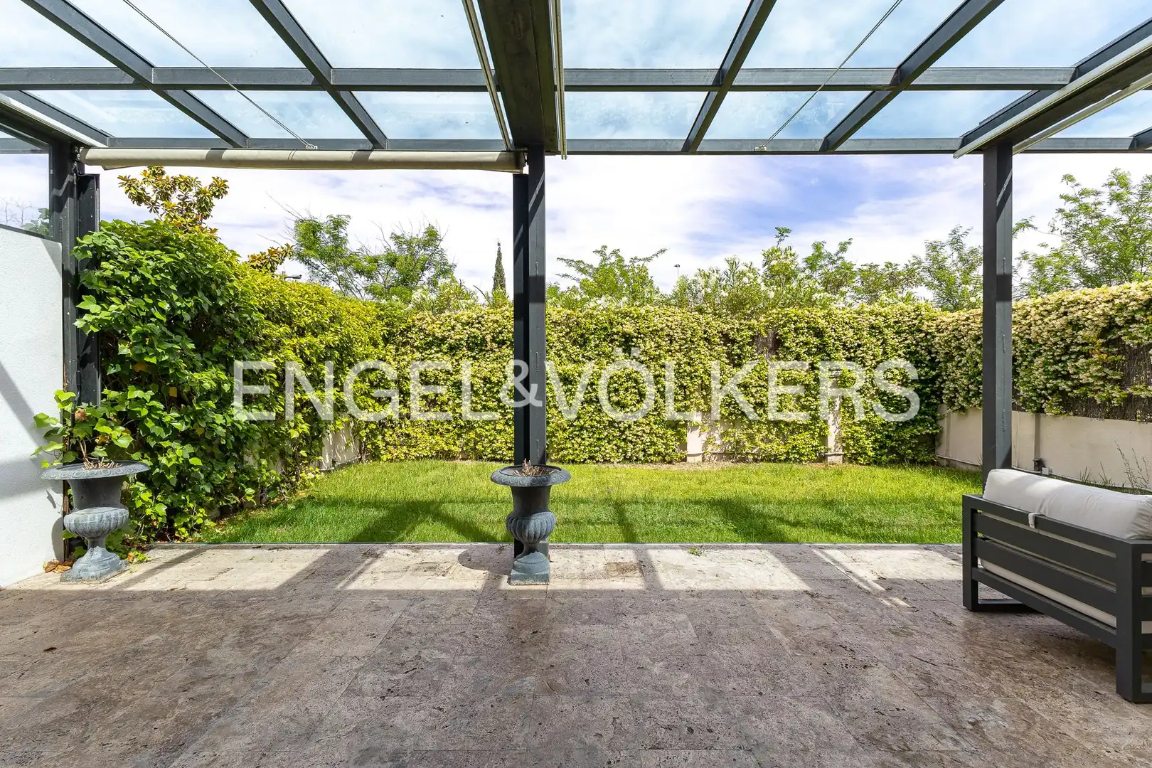 Terrassa de Apartament de lloguer en Madrid amb Aire condicionat, Calefacció i Jardí privat