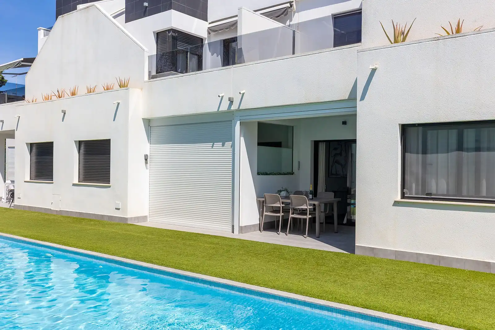 Vista exterior de Casa o chalet en venta en San Pedro del Pinatar con Aire acondicionado, Terraza y Trastero