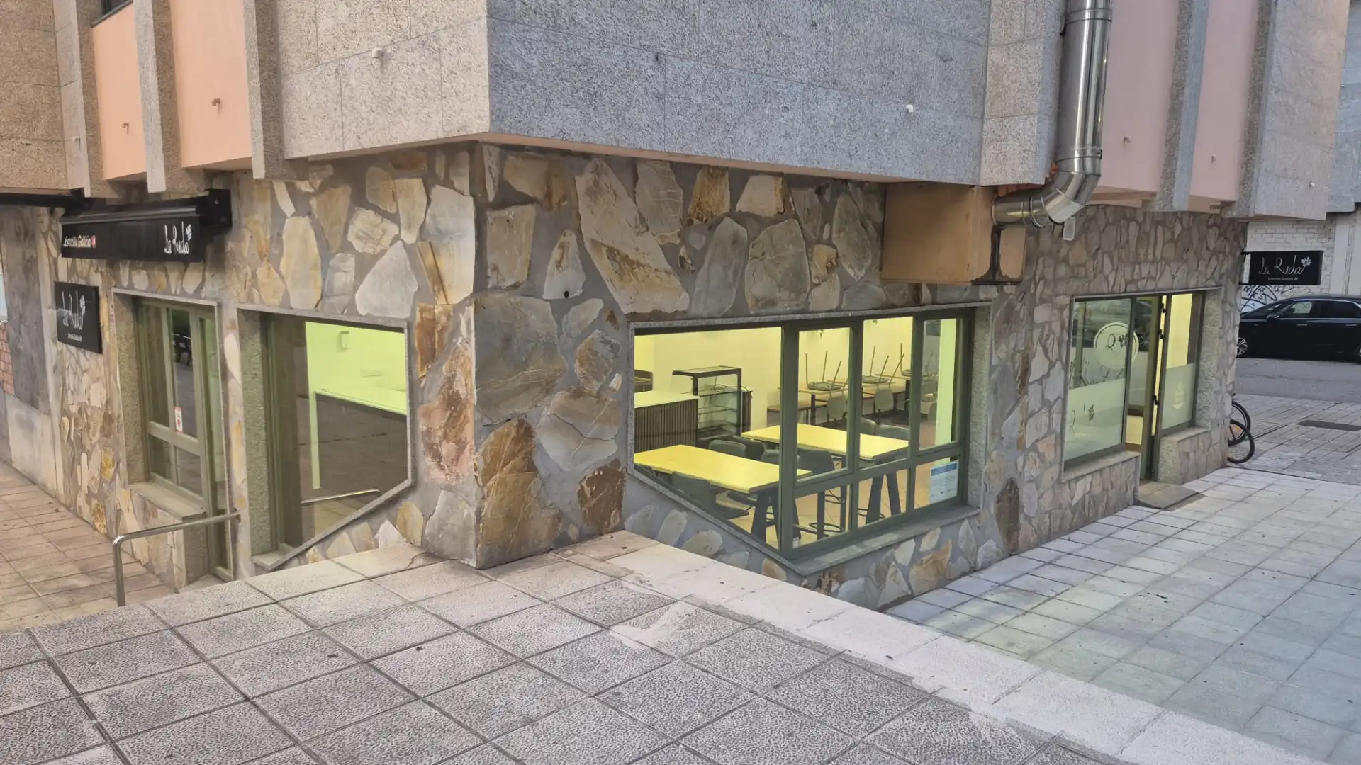 Exterior view of Commercial properties for rent in Vigo   with Heating, Parquet flooring and Terrace