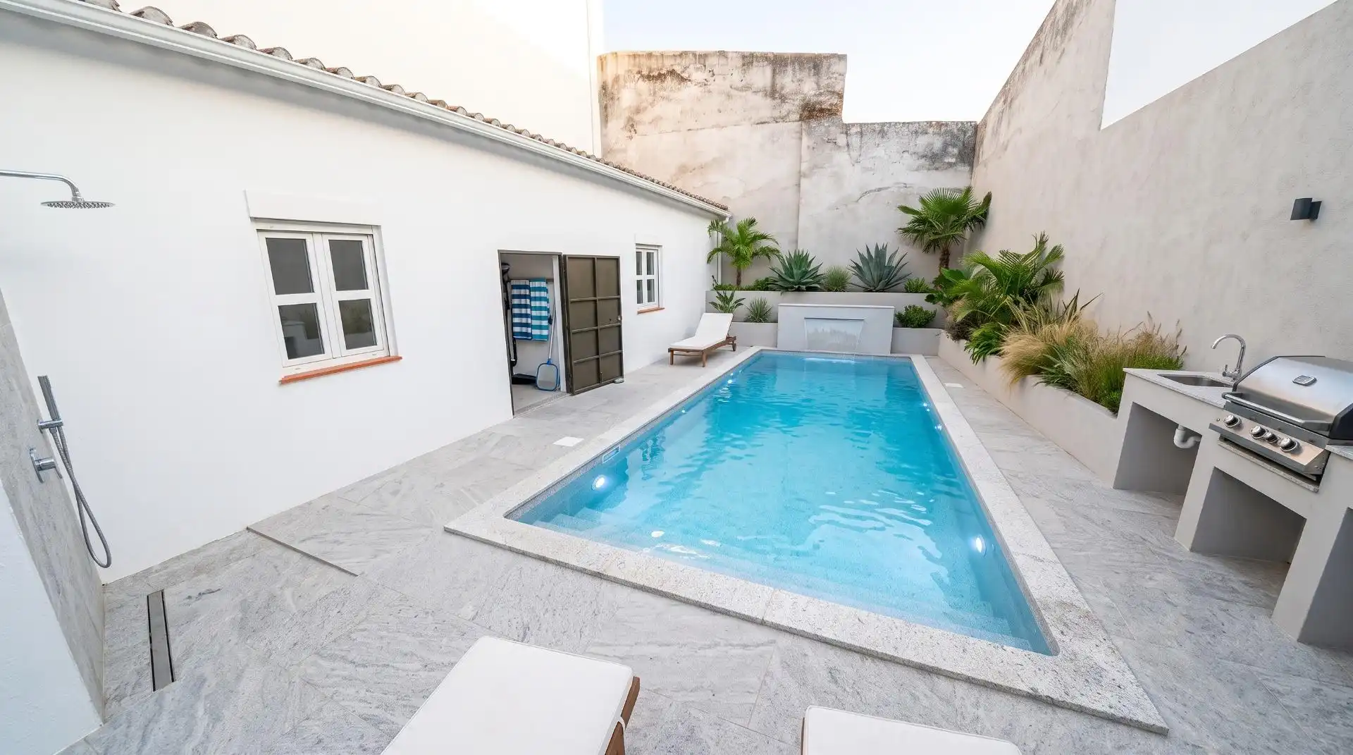 Piscina de Casa adosada en venta en Sanlúcar la Mayor con Aire acondicionado, Calefacción y Terraza