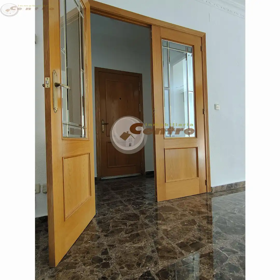 Piso en venta en Albacete con Calefacción, Terraza y Trastero