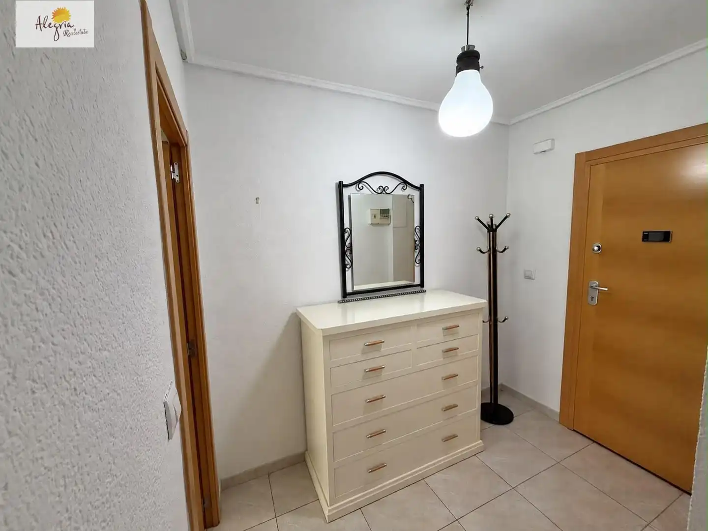 Apartament de lloguer a DEMOCRACIA, Nou Moles