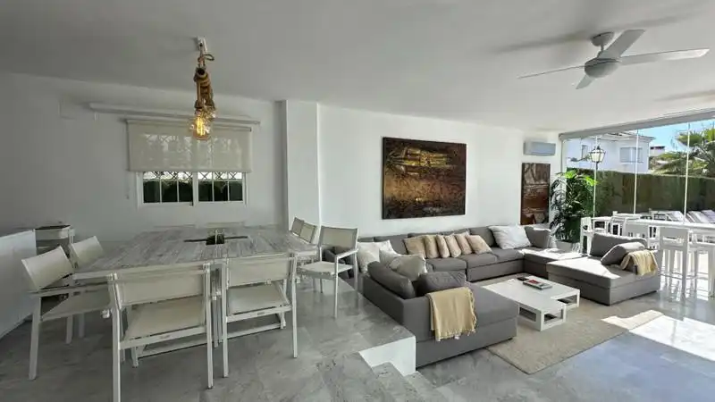 Living room of Detached homes for rent in Estepona  with Air Conditioner, Terrace and Storage room