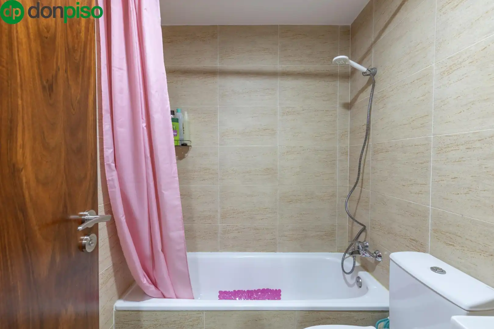Badezimmer von Dachboden zum Verkauf in Armilla mit Klimaanlage, Terrasse und Abstellraum