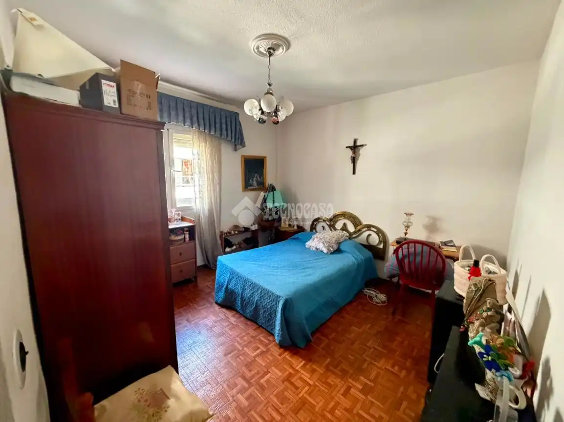 Flat for sale in C. Hermanos Álvarez Quintero, La Alhóndiga