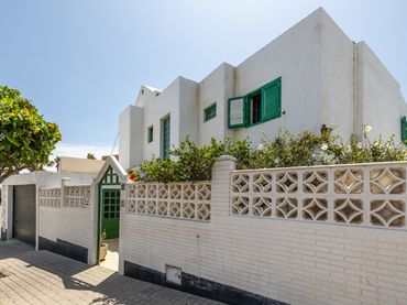 Casa con balcone in vendita a Calle Torriani 17