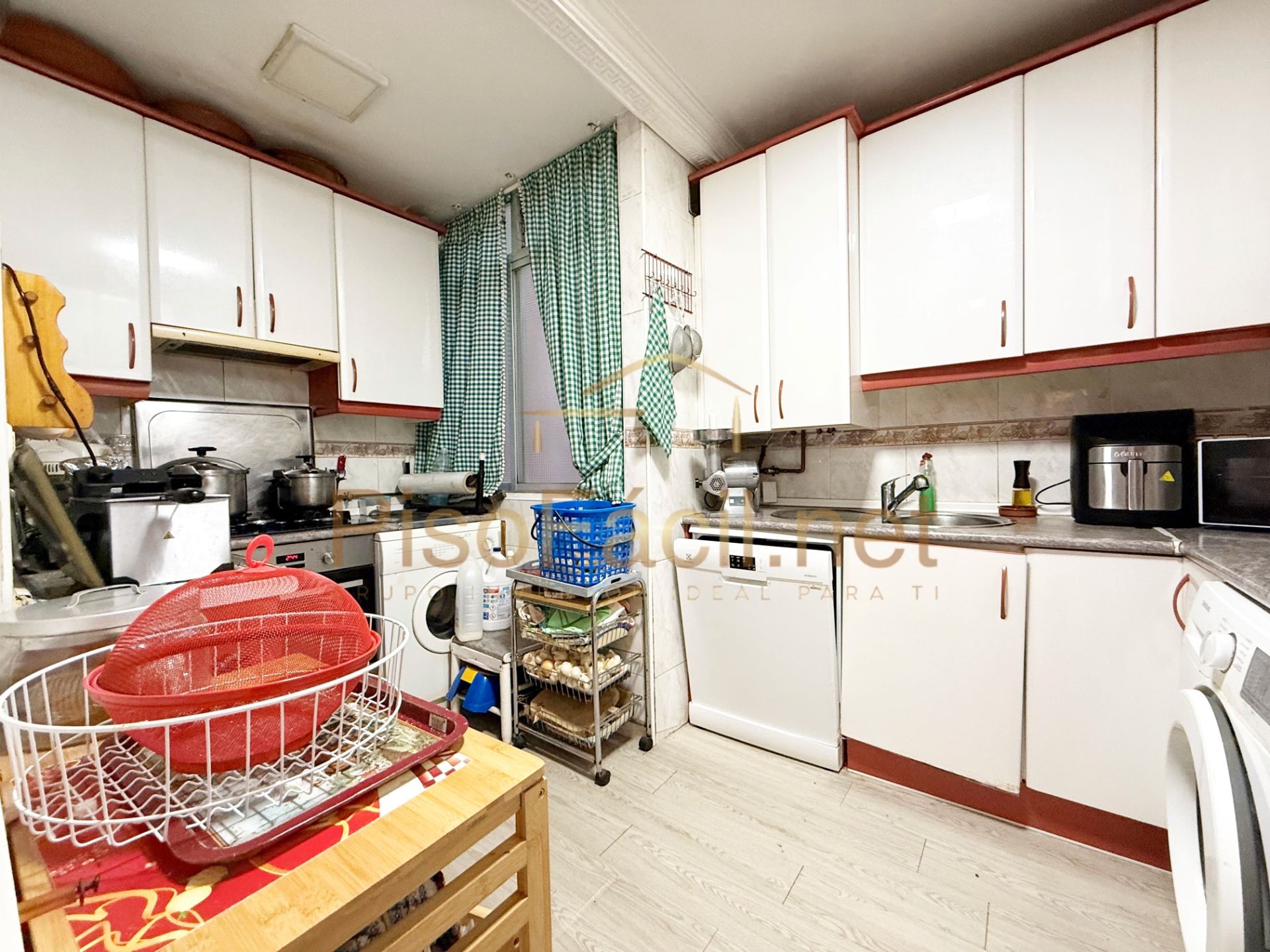 Kitchen of Flat for sale in Parla  with Air Conditioner and Heating