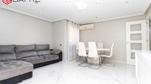 Foto 2 de Piso en venta en Plaza Movimiento Ciudadano, Orcasitas, Madrid