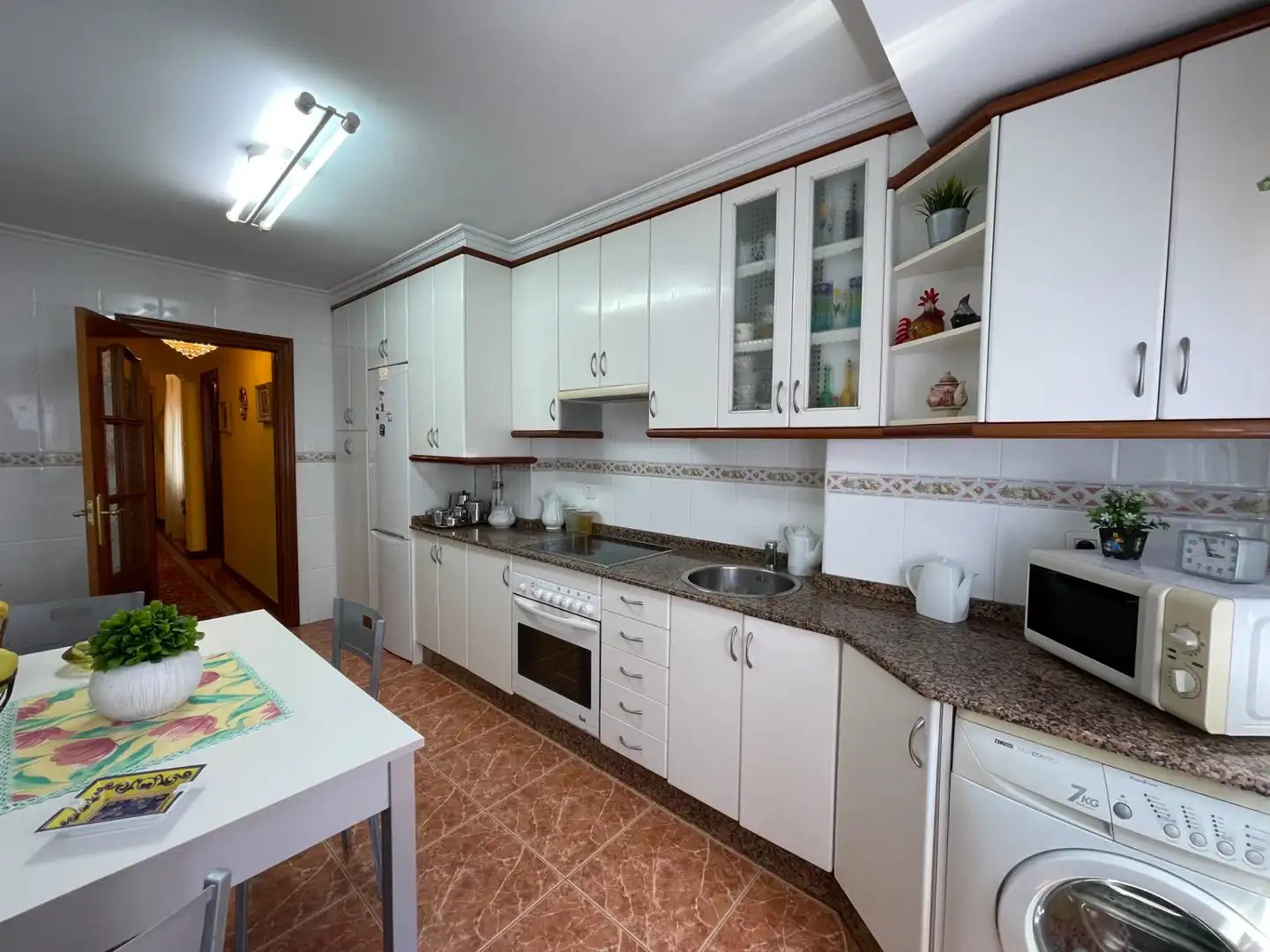 Cuina de Pis en venda en Gijón  amb Calefacció, Parquet i Traster