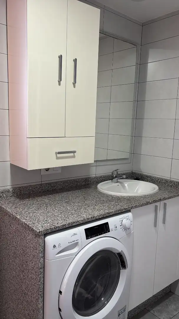 Bany de Apartament de lloguer en Vigo  amb Calefacció, Parquet i Moblat