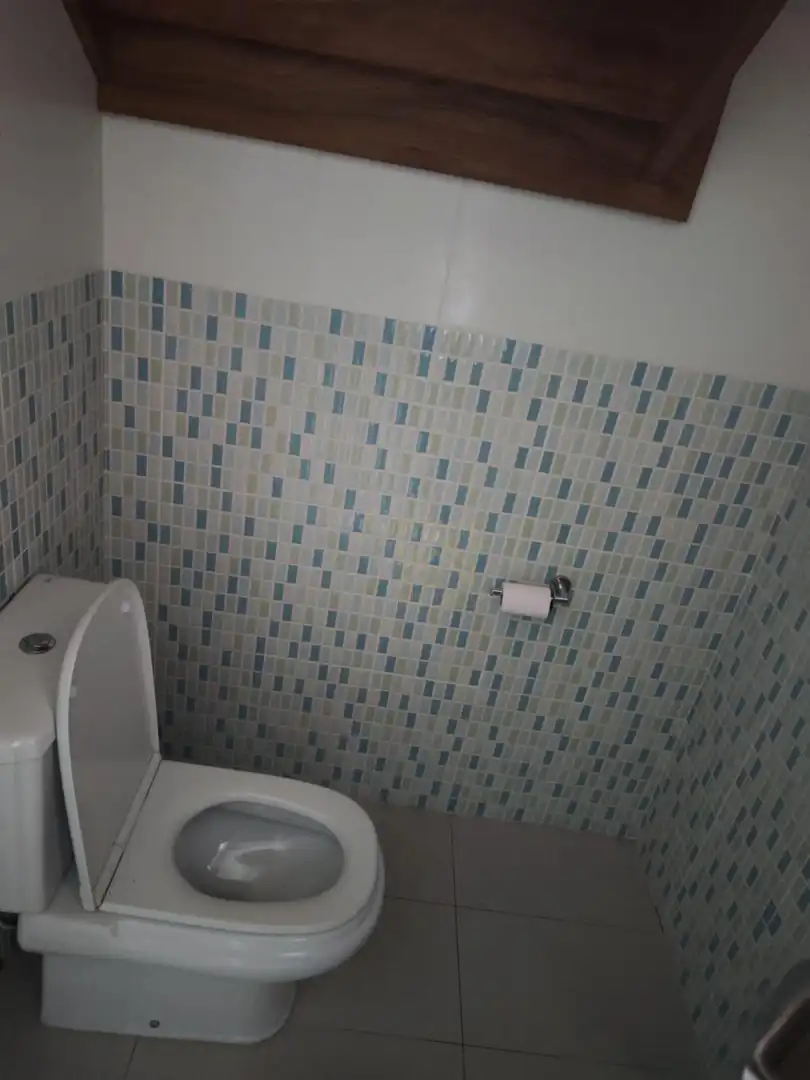 Bany de Casa adosada de lloguer en Entrambasaguas amb Calefacció i Jardí privat