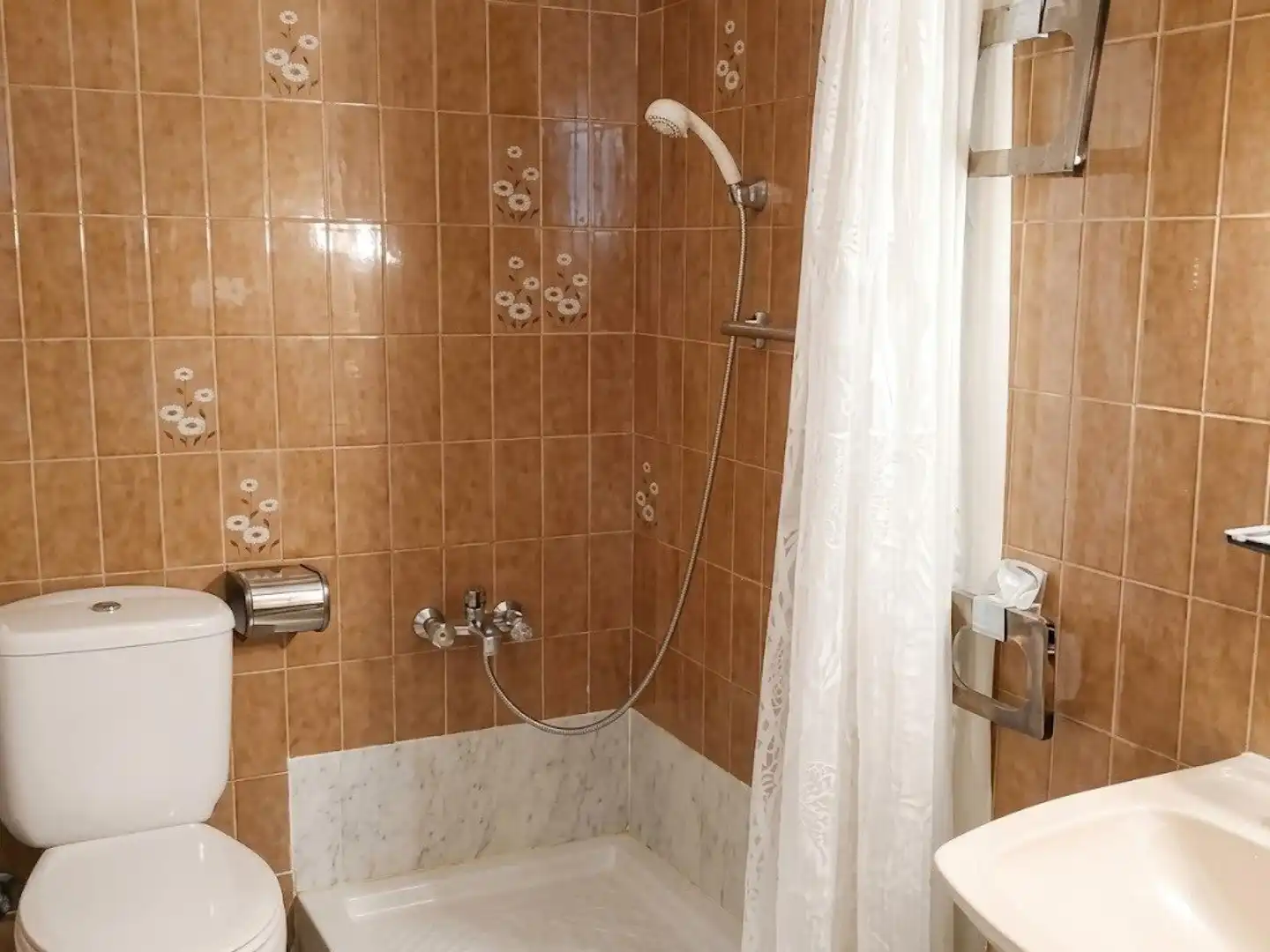 Bany de Casa o xalet en venda en Andorra (Teruel) amb Calefacció, Terrassa i Piscina