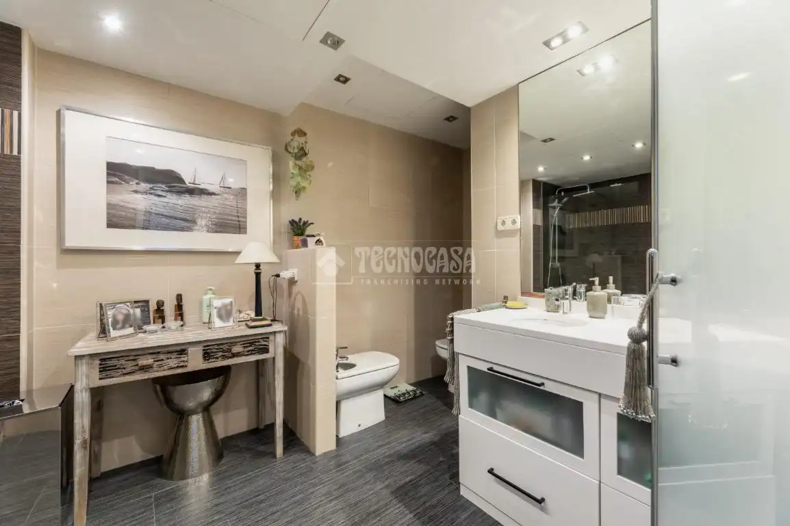 Baño de Casa adosada en venta en Torrelodones con Calefacción, Terraza y Balcón