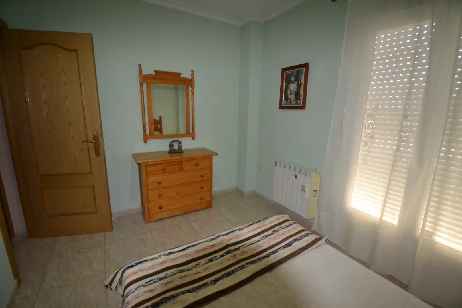 Habitación de Casa adosada en venta en Malpartida de Plasencia con Calefacción, Terraza y Amueblado