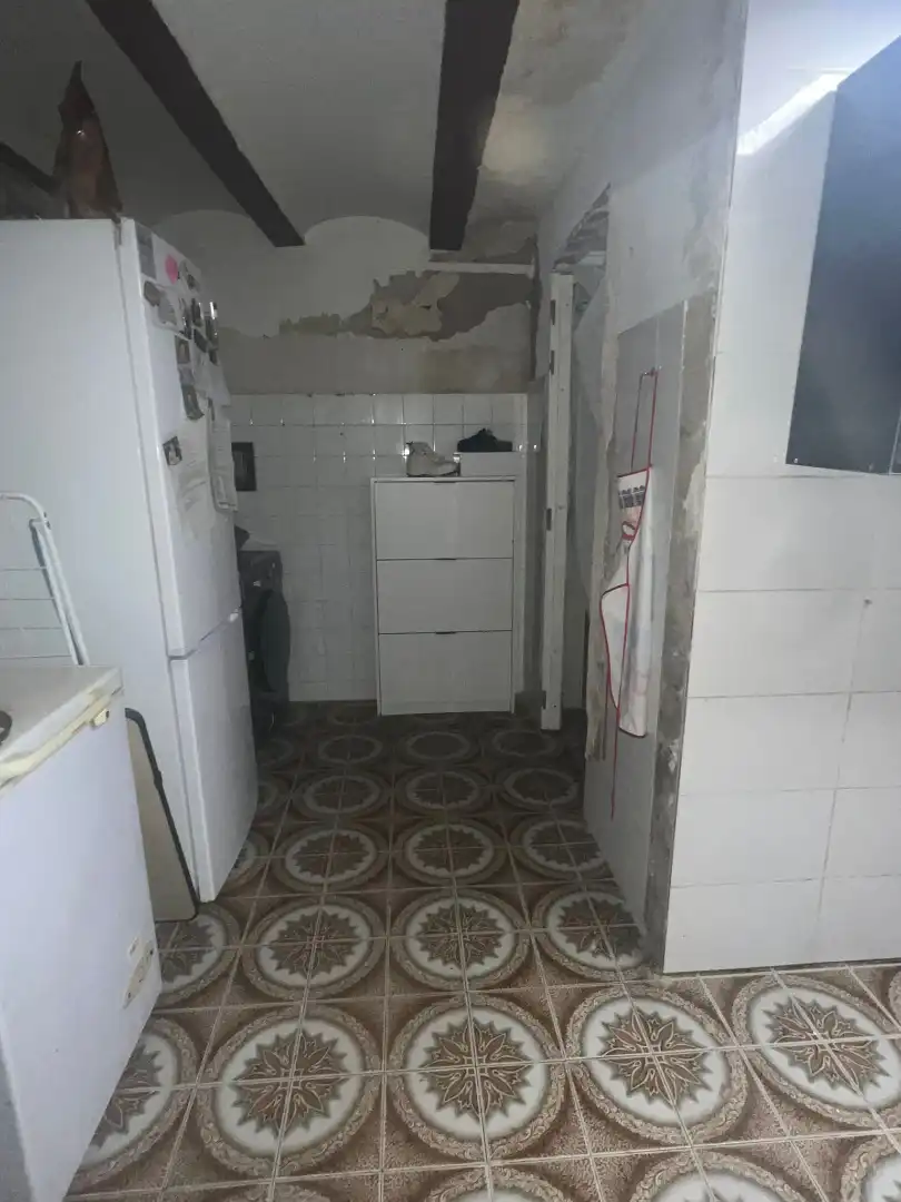 Cuina de Casa o xalet en venda en La Pobla de Vallbona amb Terrassa i Balcó