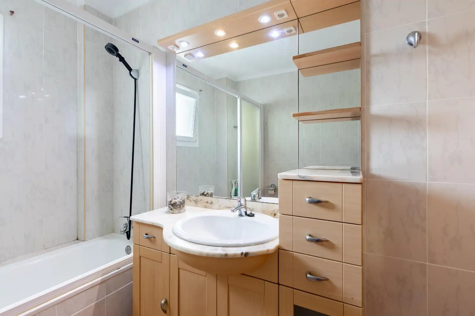 Baño de Piso en venta en Binissalem con Terraza y Balcón