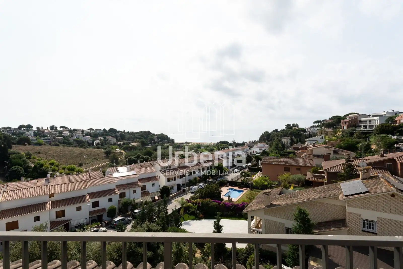 Vista exterior de Casa o xalet en venda en Arenys de Mar amb Calefacció, Terrassa i Piscina