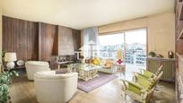 Living room of Flat for sale in  Barcelona Capital  with Terrace, Swimming Pool and Balcony