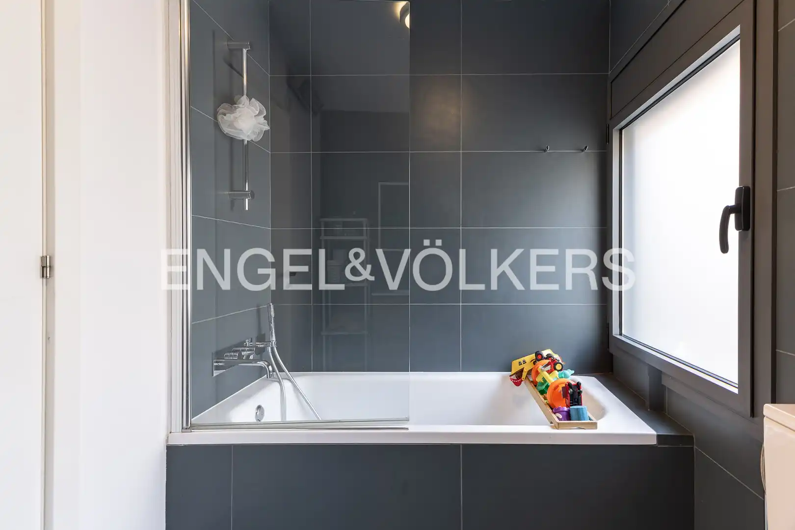Badezimmer von Wohnungen zum Verkauf in Badalona mit Klimaanlage, Heizung und Terrasse