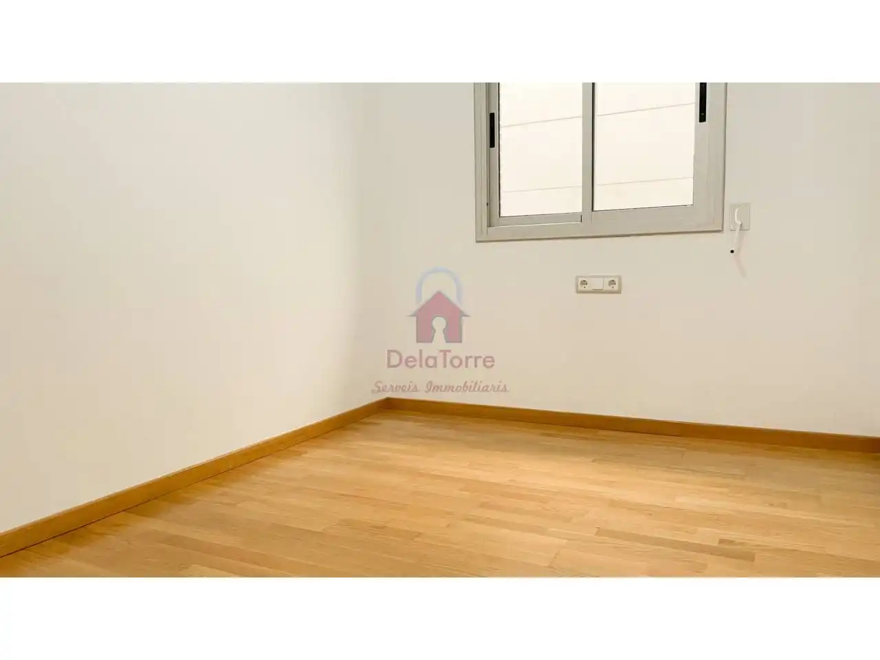 Bedroom of Flat for sale in Terrassa  with Air Conditioner, Heating and Parquet flooring