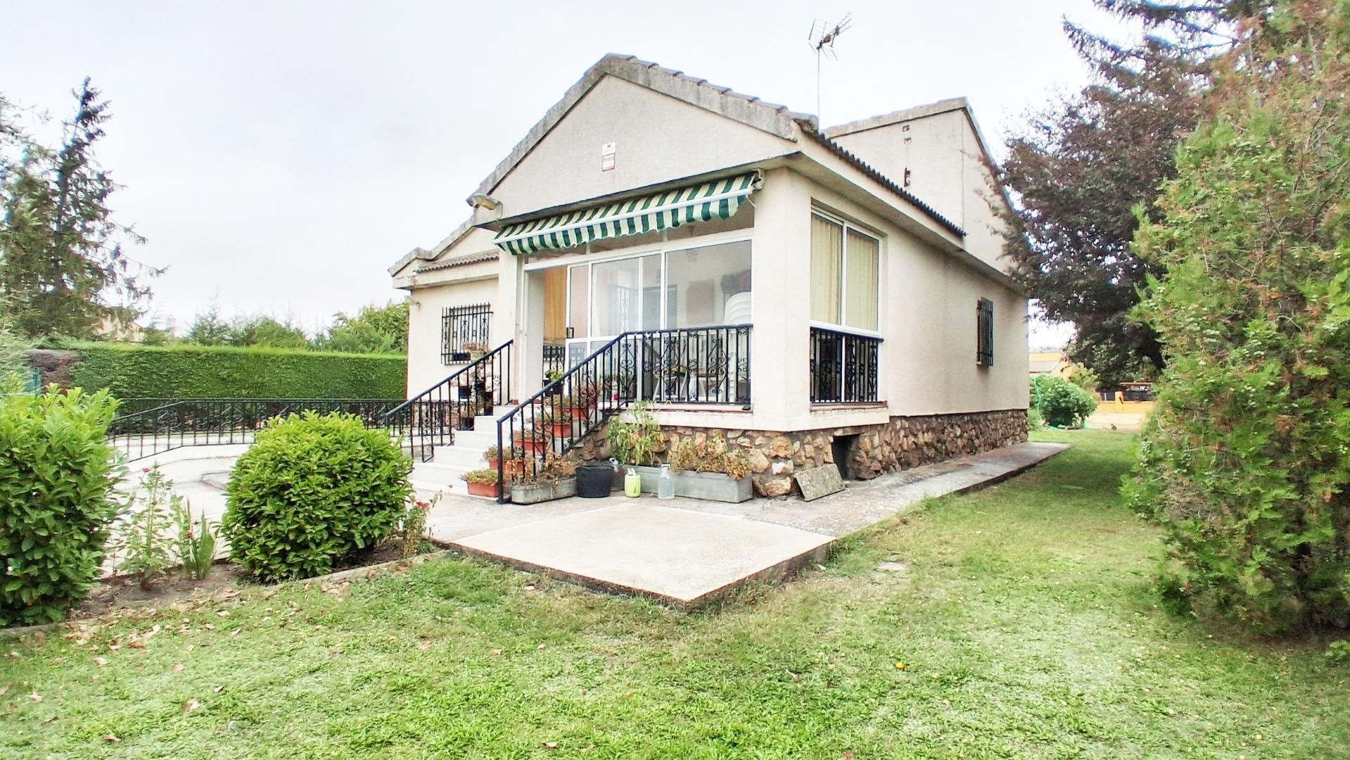 Garden of House or chalet for sale in Castellanos de Villiquera  with Heating, Storage room and Swimming Pool