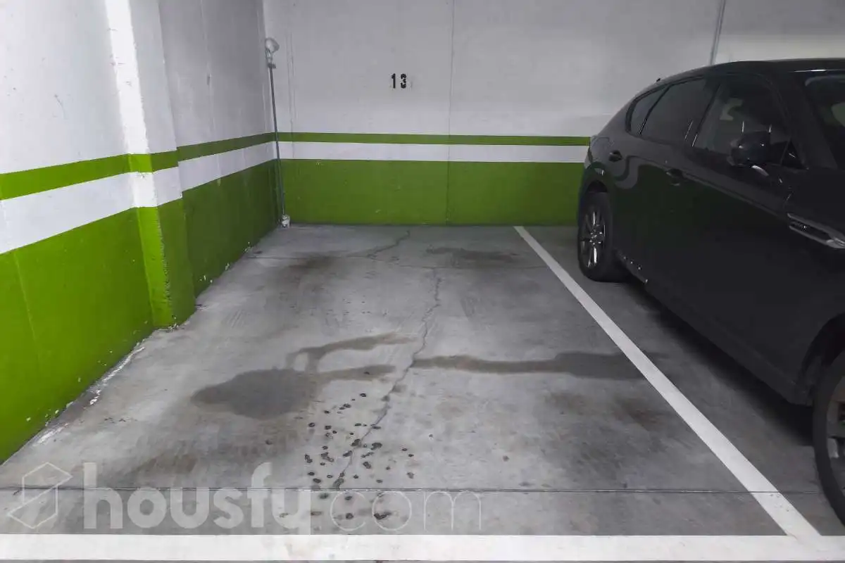 Parking de Piso de alquiler en Madrid con Aire acondicionado, Calefacción y Terraza
