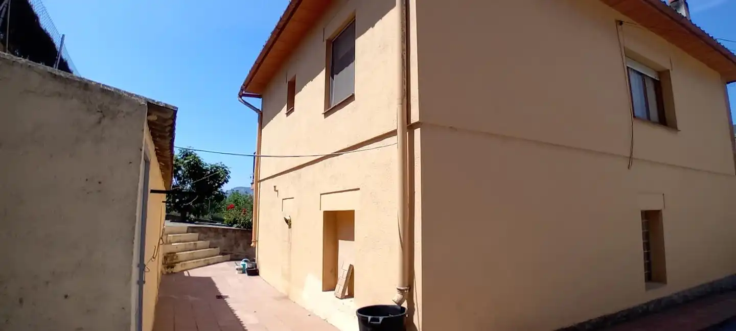 Vista exterior de Casa o xalet en venda en Centelles amb Calefacció i Jardí privat
