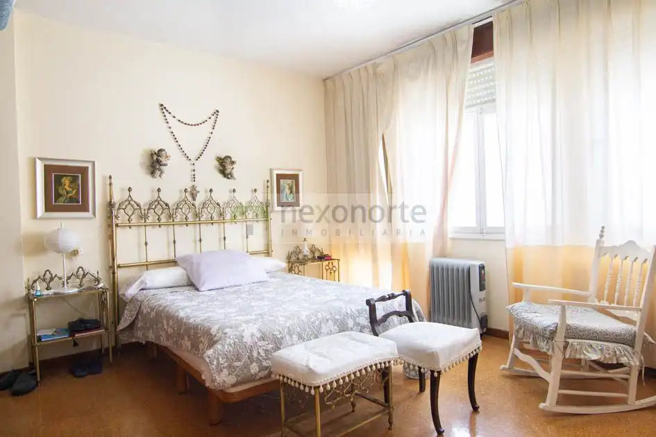Schlafzimmer von Wohnung zur Miete in As Pontes de García Rodríguez  mit Heizung