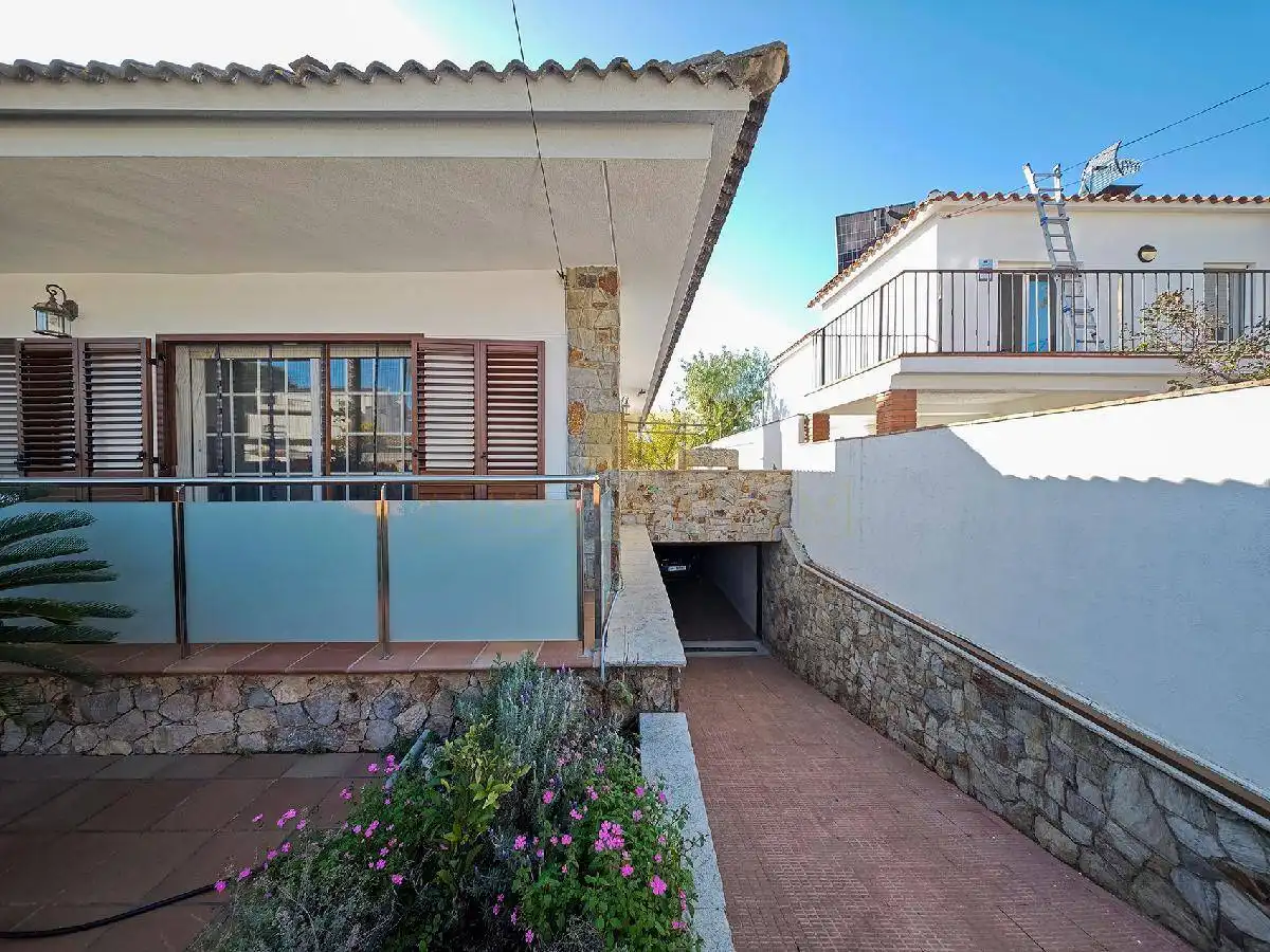 Exterior view of Houses for sale in Sant Pere de Ribes  with Air Conditioner, Heating and Private garden