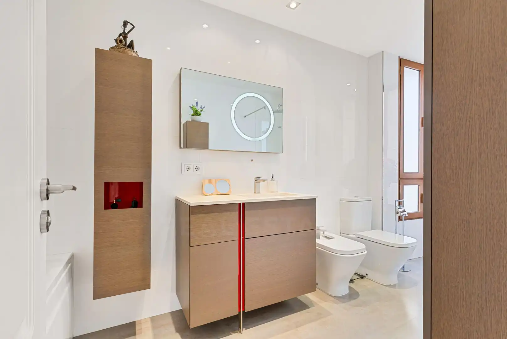 Bathroom of Flat for sale in Marbella  with Air Conditioner, Heating and Terrace