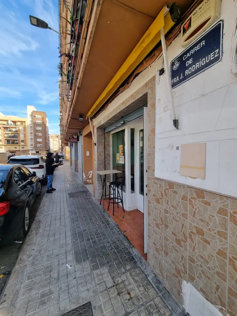 Commercial properties for rent in Valencia  with Furnished