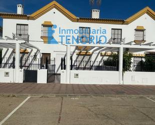 Vista exterior de Casa adosada de lloguer en La Antilla amb Terrassa i Piscina