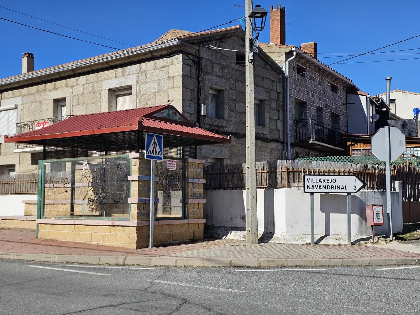 Vista exterior de Casa o xalet en venda en Navarredondilla amb Traster i Moblat