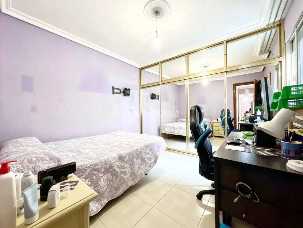 Habitación de Piso en venta en Sevilla con Aire acondicionado, Calefacción y Amueblado